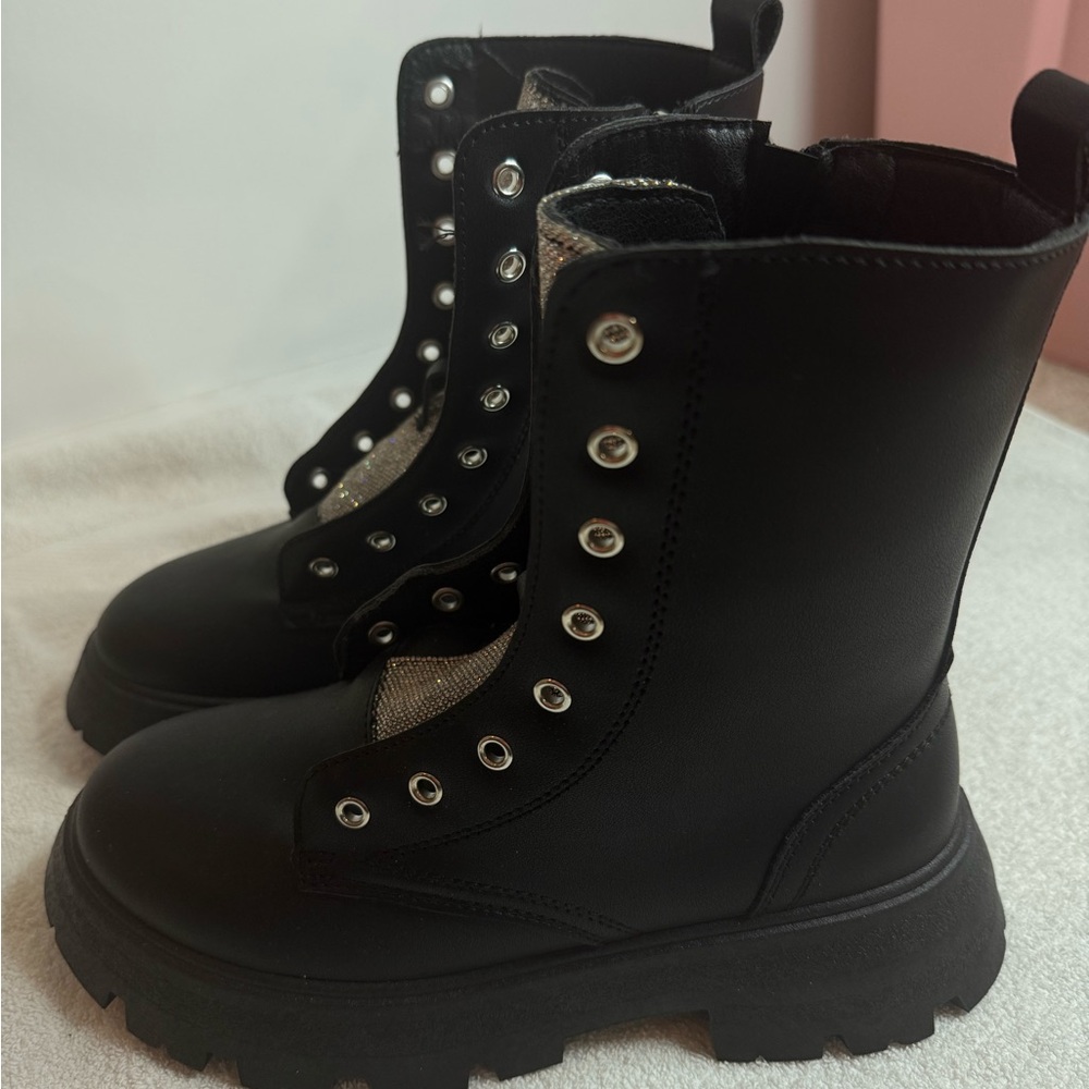 Black Lace-Up Women's Boots